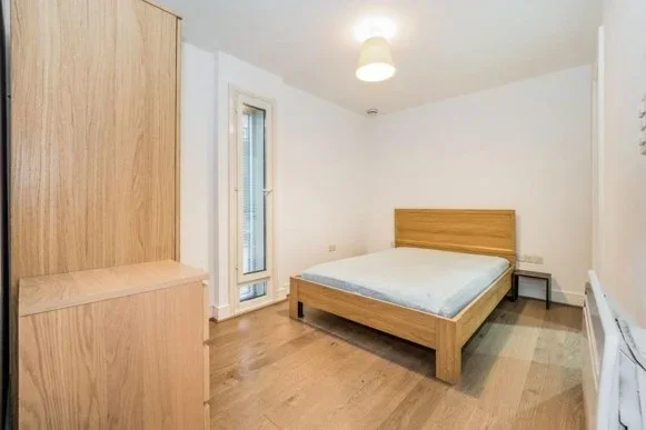 Flat Talwin Street in Greater London