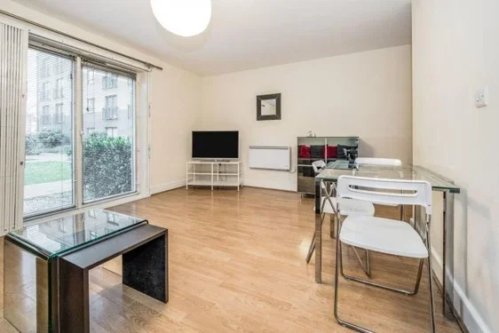 Flat Talwin Street in Greater London
