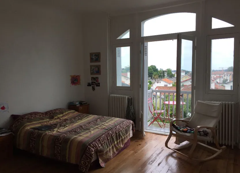 Appartement Avenue Lahubiague à Bayonne