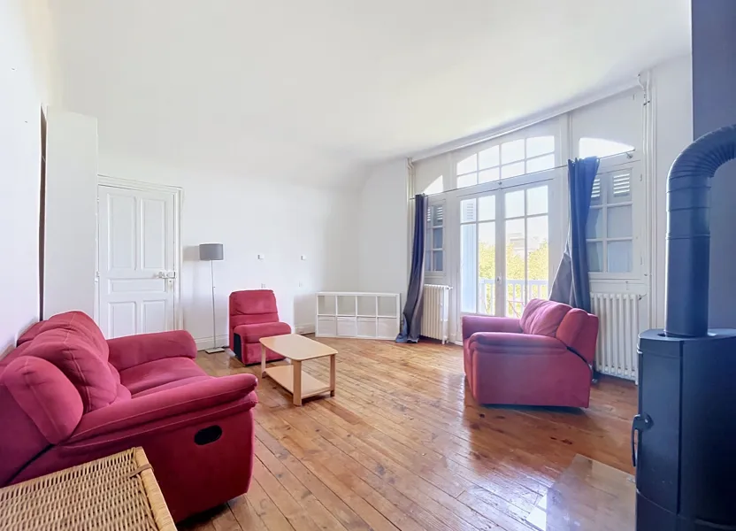 Flat Avenue Lahubiague in Bayonne