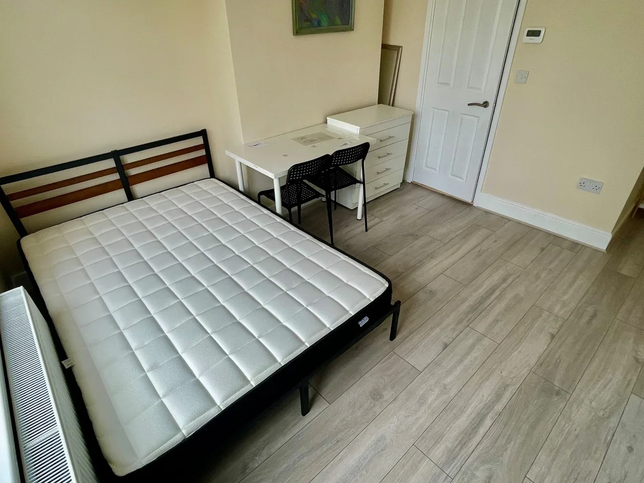 Flat Briarfield Avenue in Greater London
