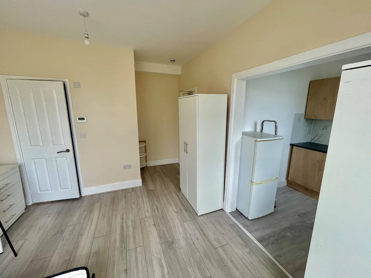 Flat Briarfield Avenue in Greater London