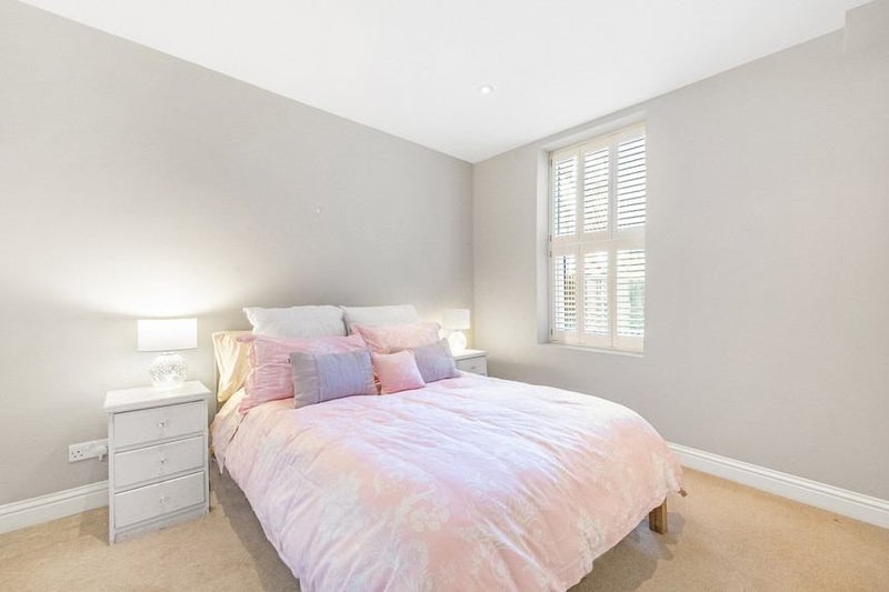 Flat Santley Street in Greater London