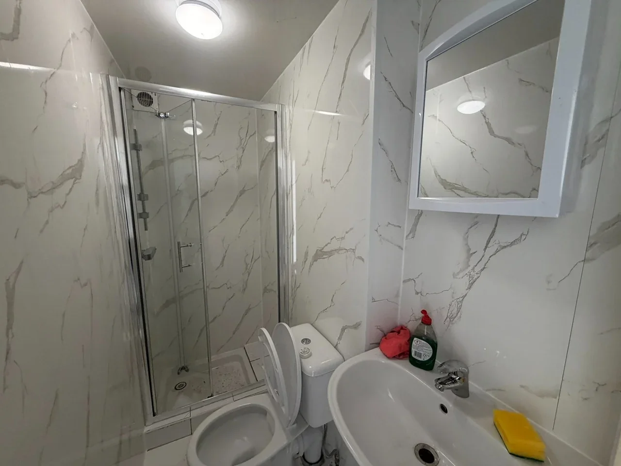 Flat Lansbury Drive in Greater London