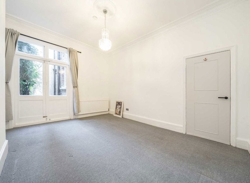 Flat Brondesbury Park in Greater London