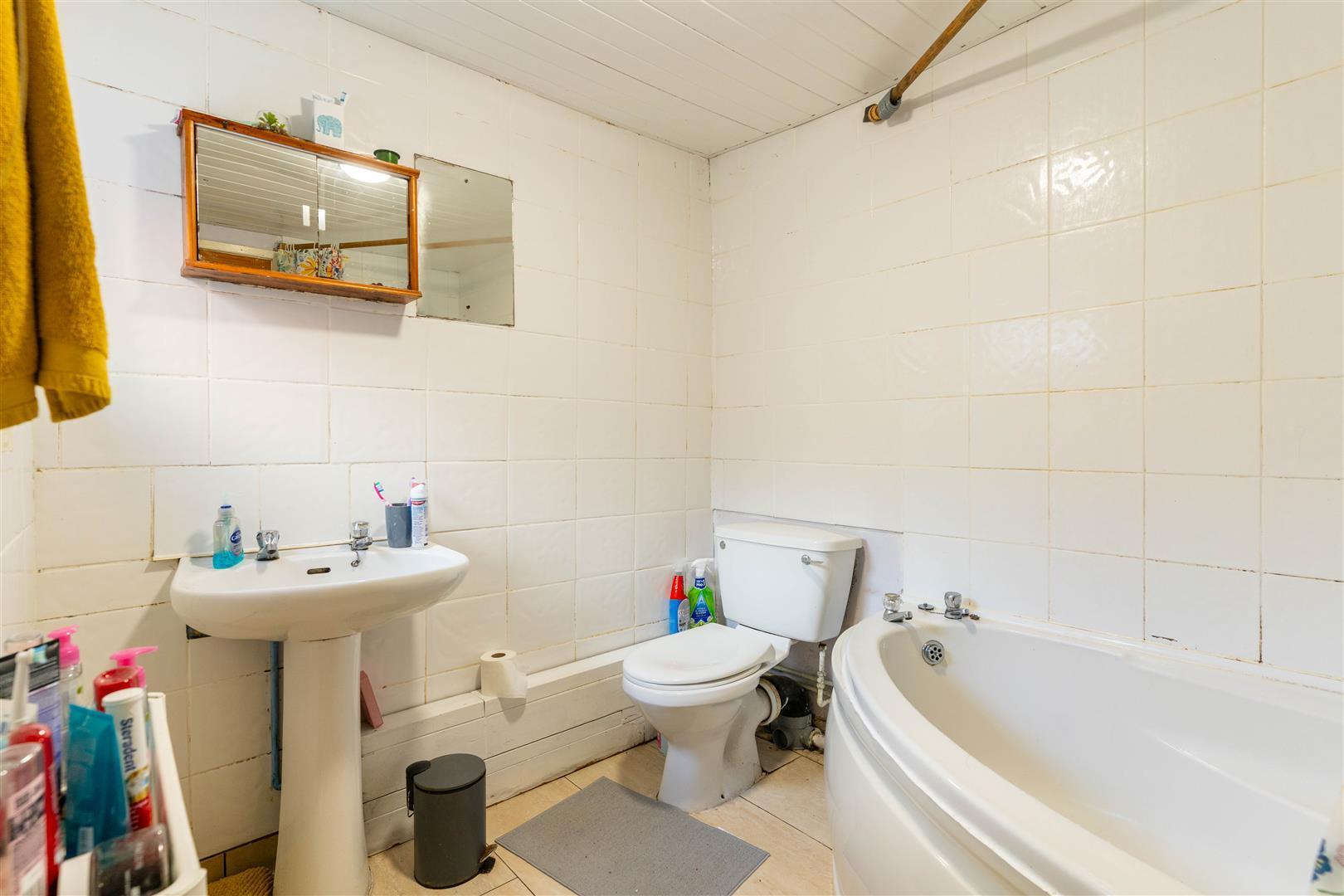 Room Exeter Road in Birmingham
