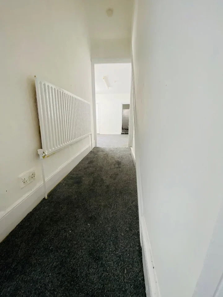 Flat Plashet Road in Greater London