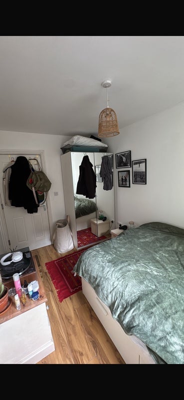 Room Glenville Grove in Greater London