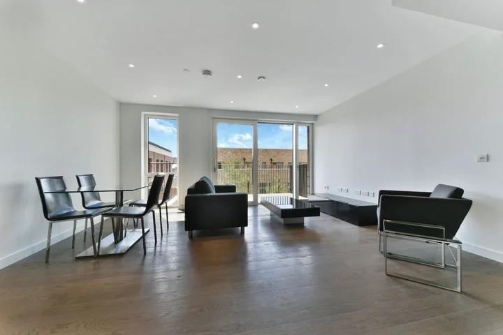 Flat O'Callaghan Way in Greater London