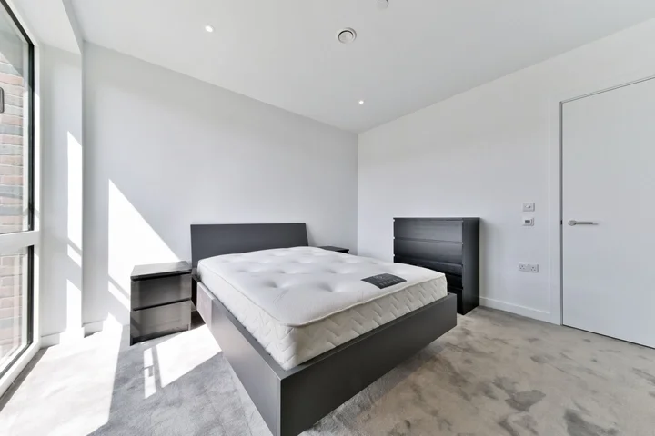 Flat O'Callaghan Way in Greater London