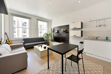 Flat Courtfield Gardens in Greater London