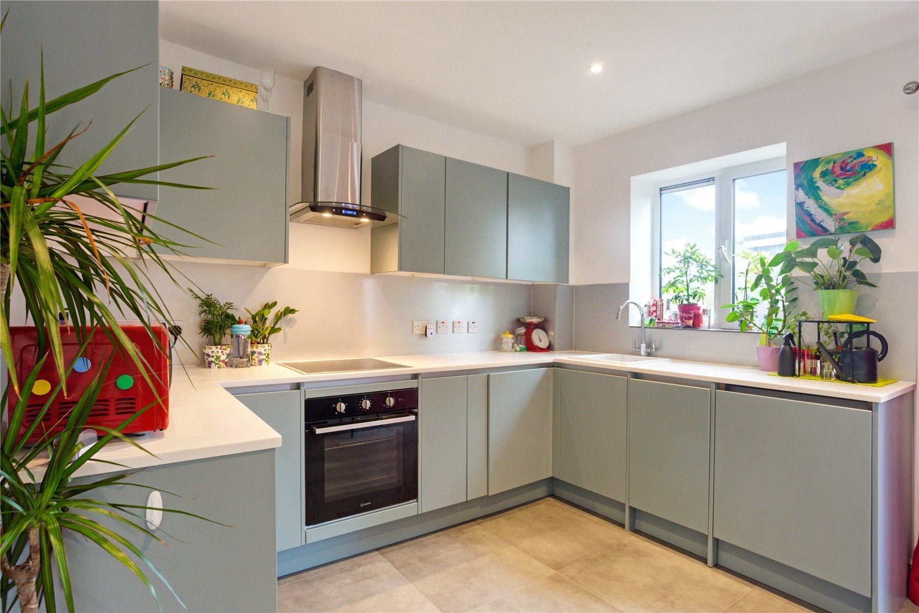 Flat Silver Crescent in Greater London
