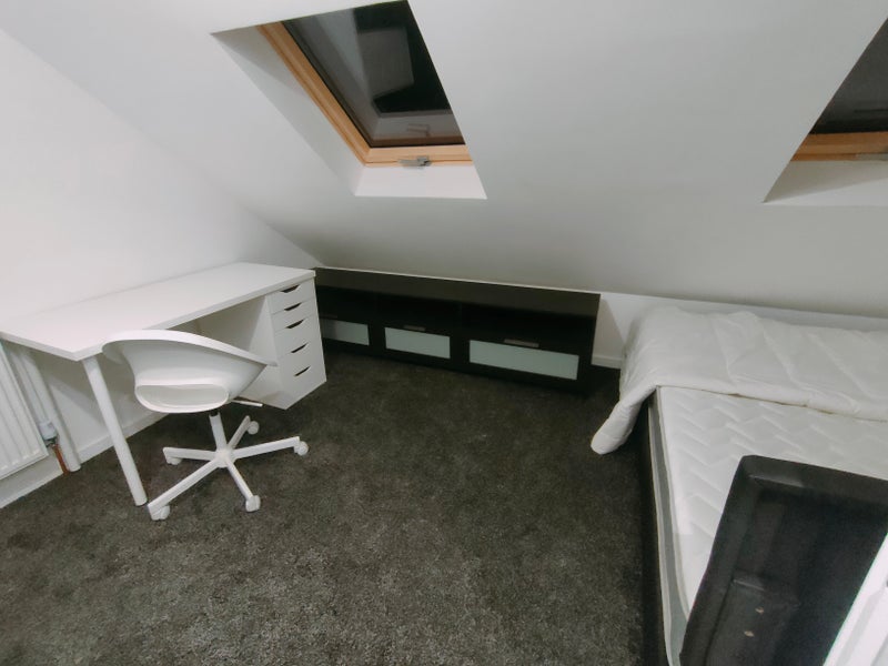 Room Spernall Grove in Birmingham