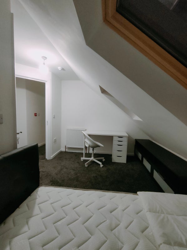 Room Spernall Grove in Birmingham
