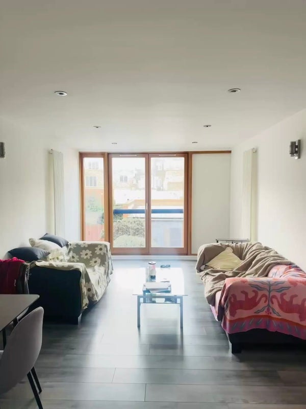 Room Heneage Street in Greater London