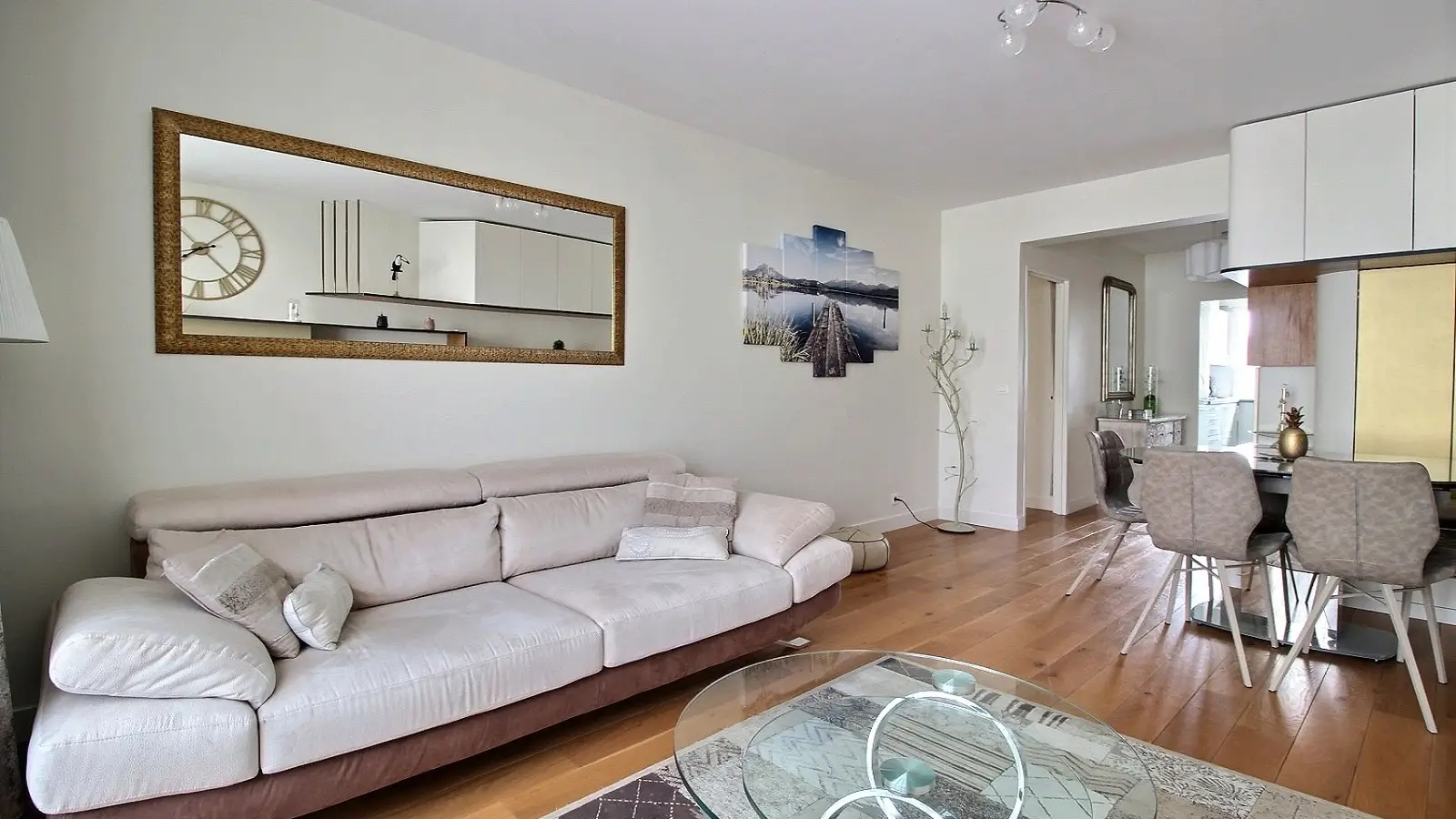 Flat Rue Jonquoy in Paris