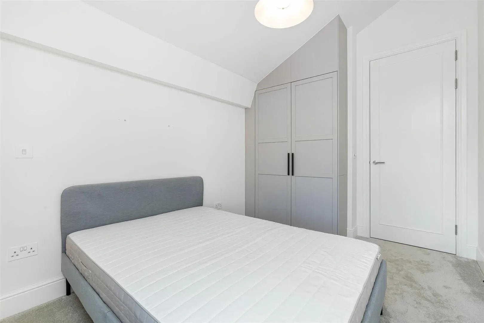 Flat Putney Hill in Greater London
