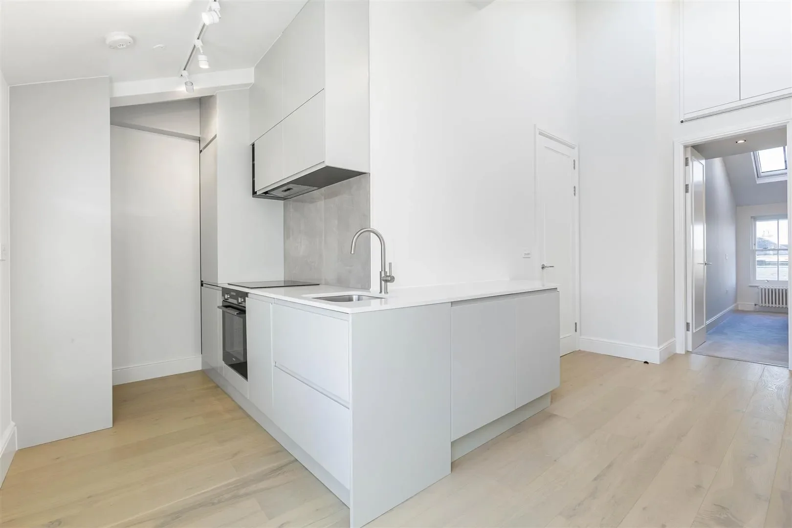 Flat Putney Hill in Greater London
