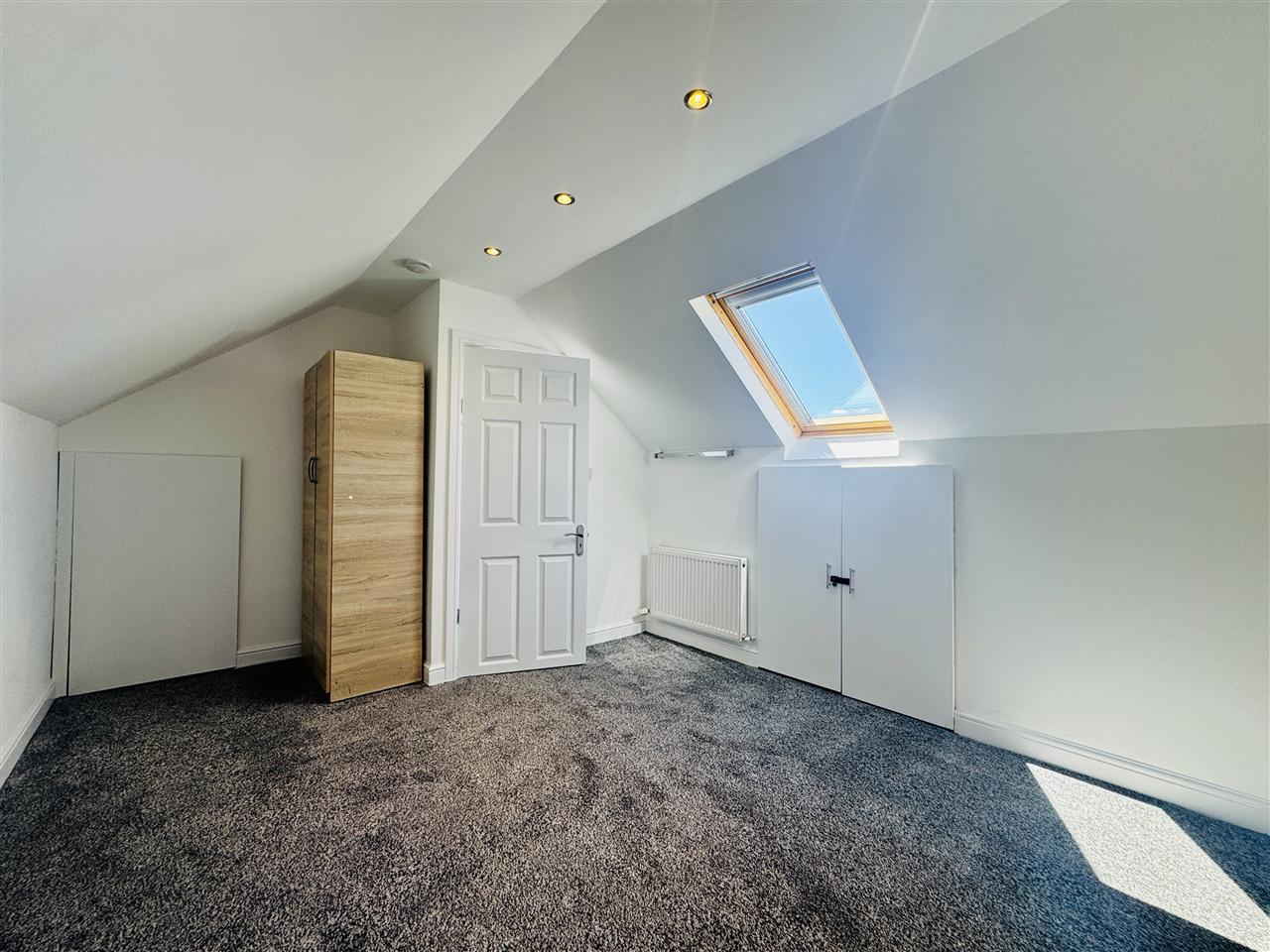 House Spencer Close in Greater London