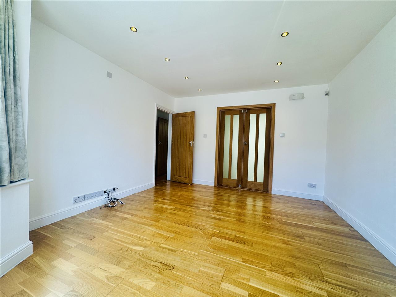 House Spencer Close in Greater London