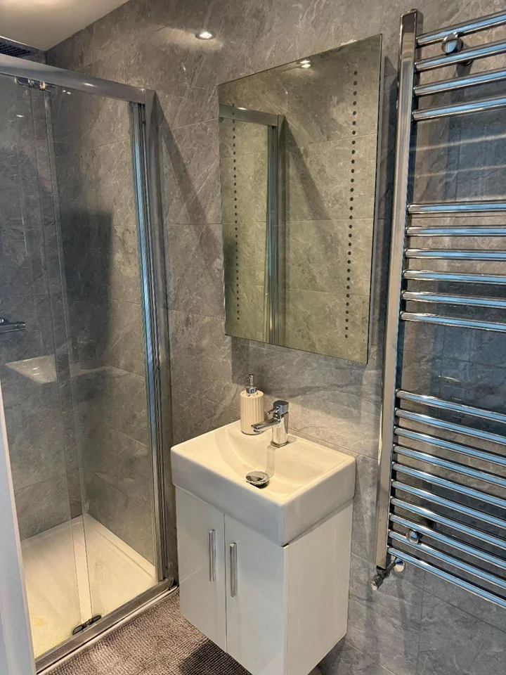 Room Merbury Road in Greater London