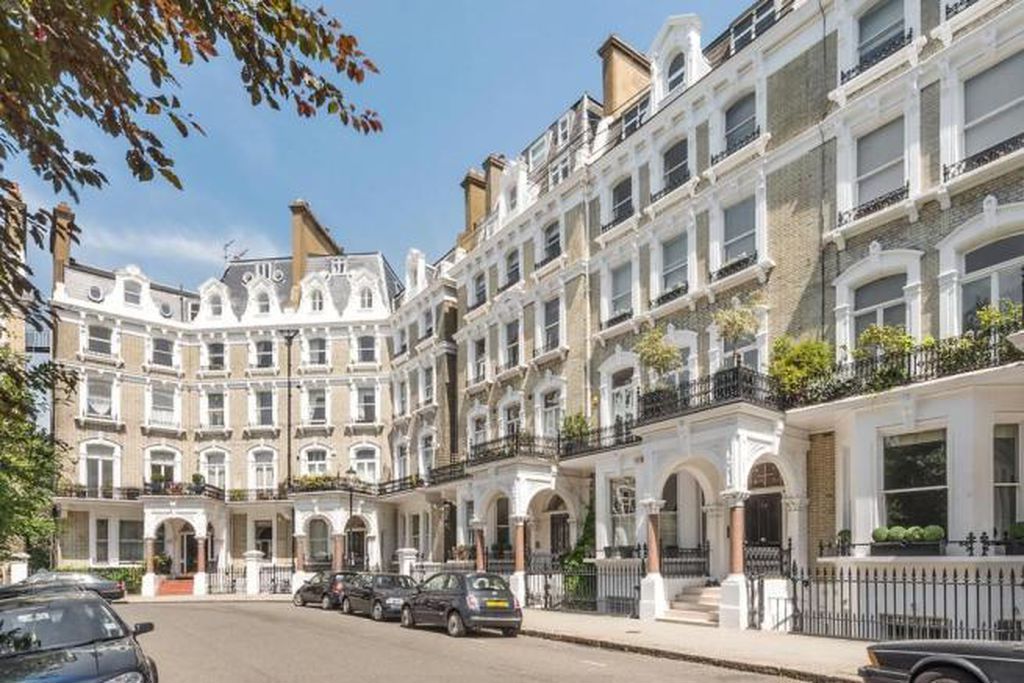 Flat Redcliffe Square in Greater London