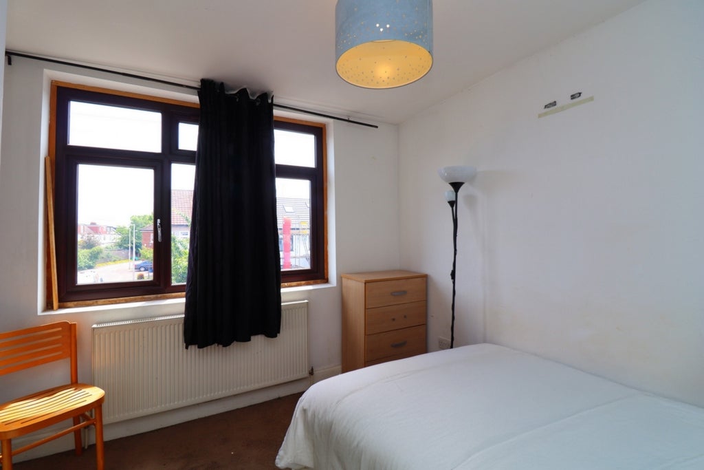 Room Globe Road in Greater London