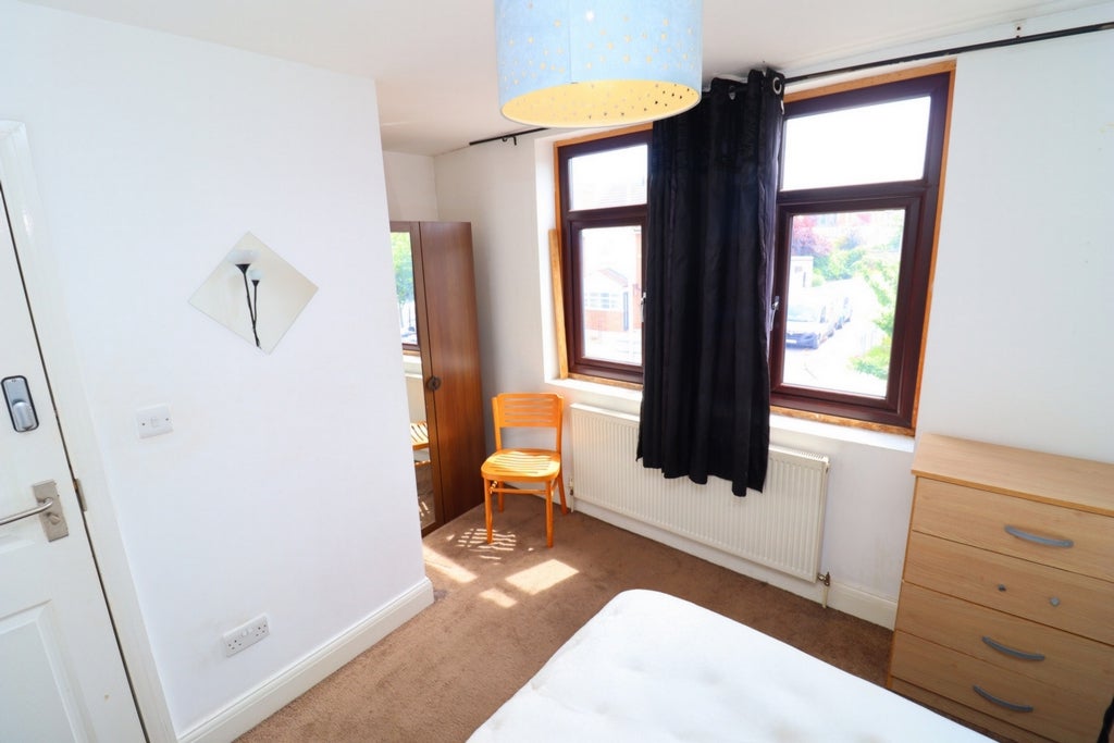 Room Globe Road in Greater London