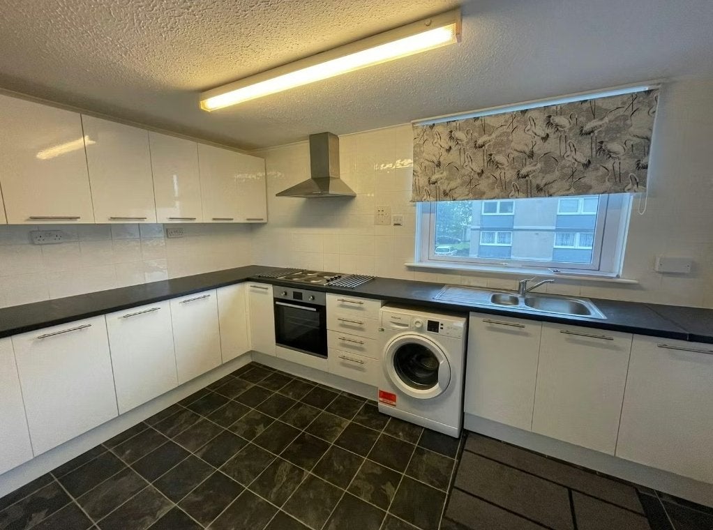 Flat Calder View in City of Edinburgh