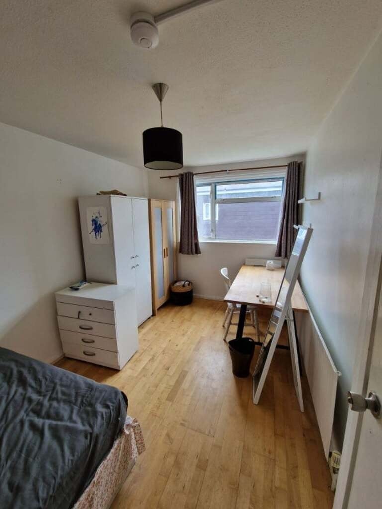 Room Davey Close in Greater London