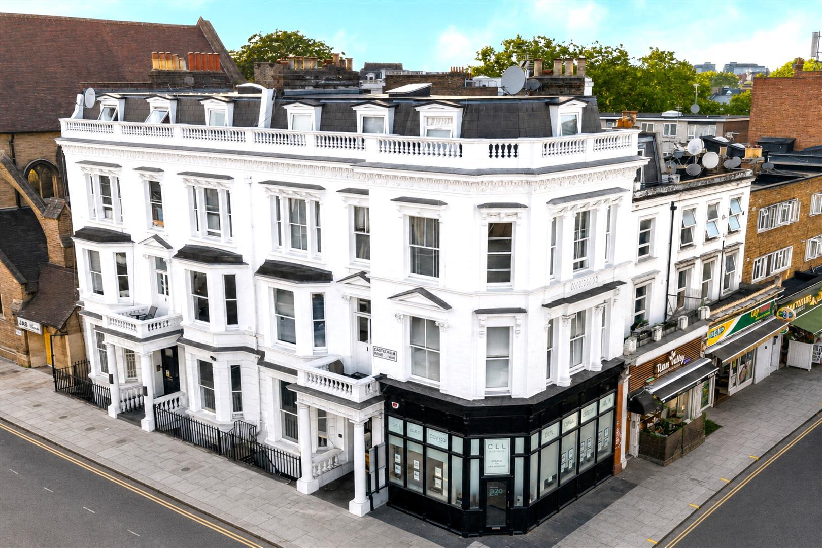 Flat Castletown Road in Greater London