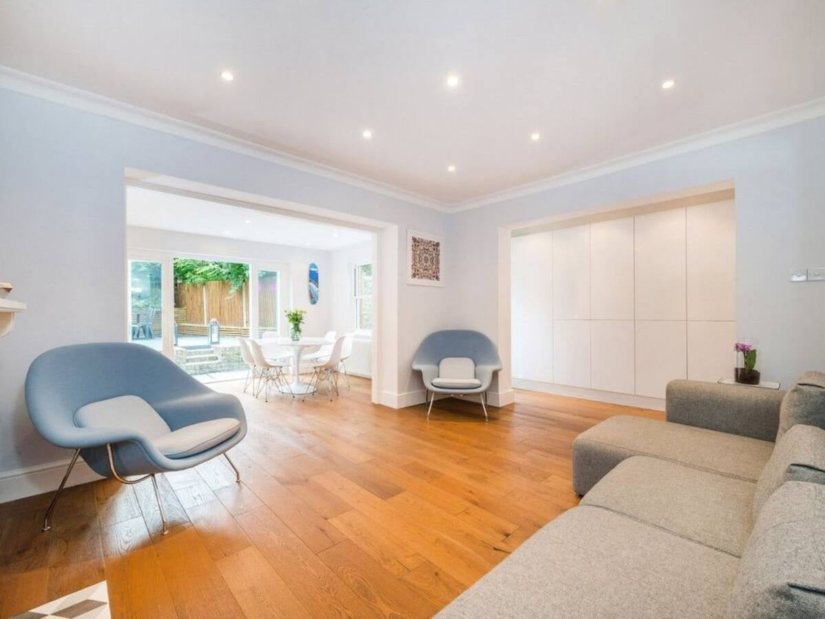 Flat Corinne Road in Greater London