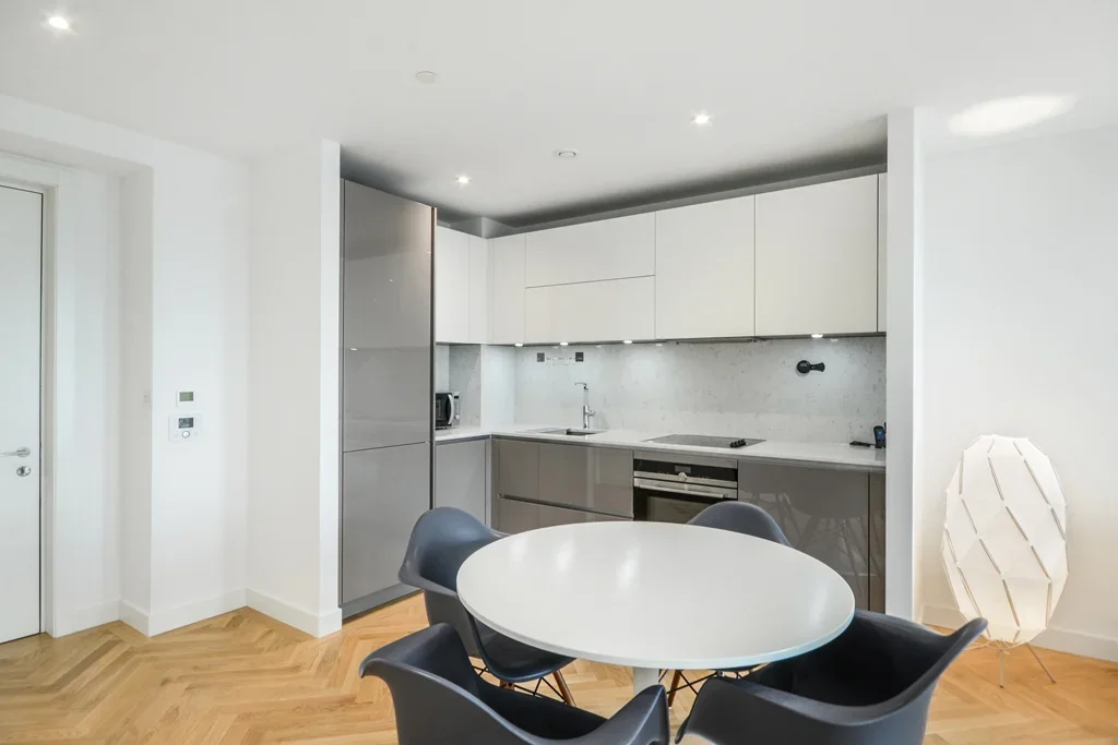 Flat Manciple Street in Greater London
