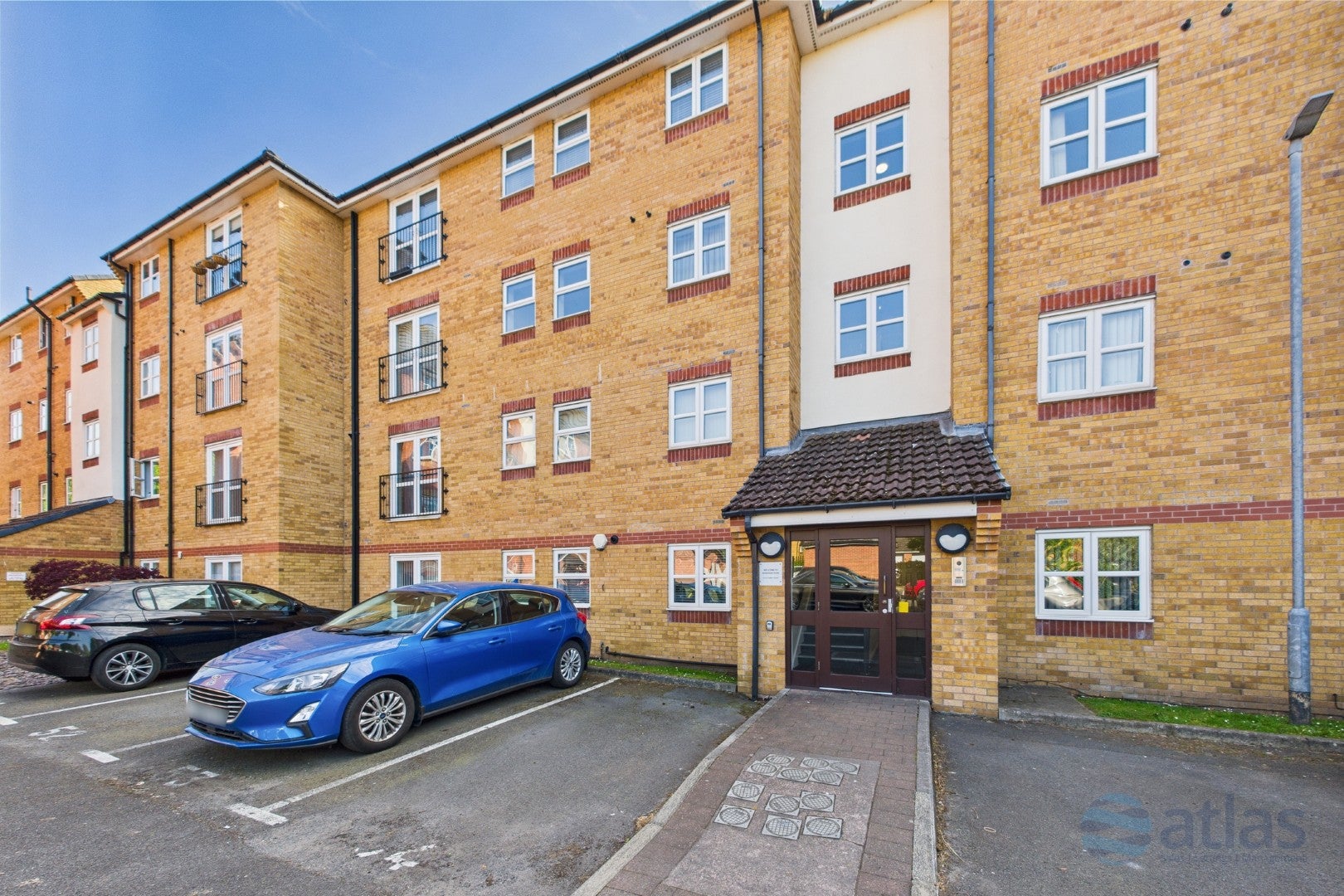 Flat Marlcroft Drive in Liverpool