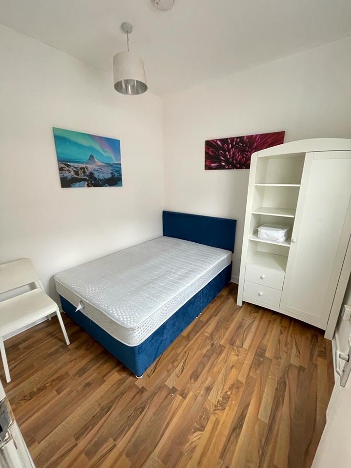 Room Bedford Mews in Coventry