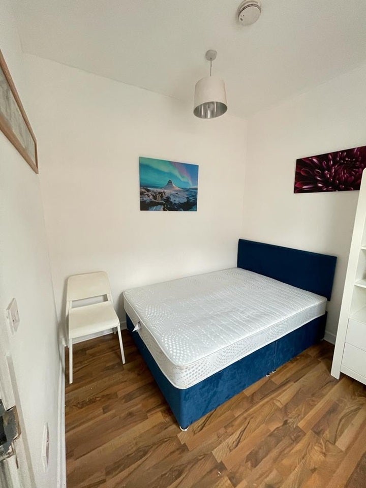 Room Bedford Mews in Coventry