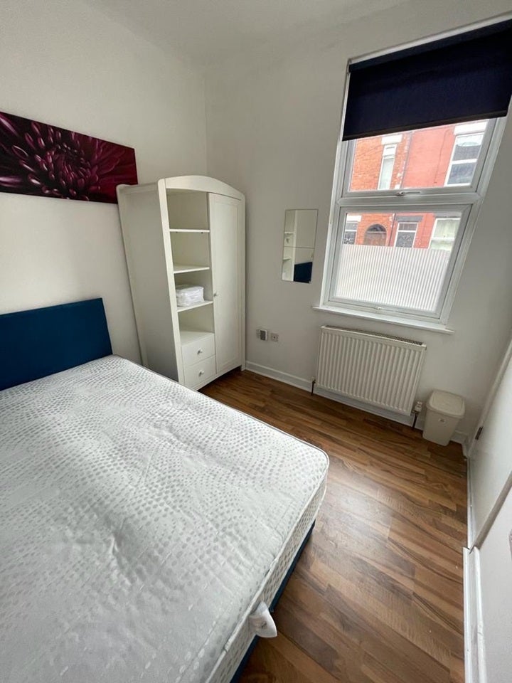 Room Bedford Mews in Coventry