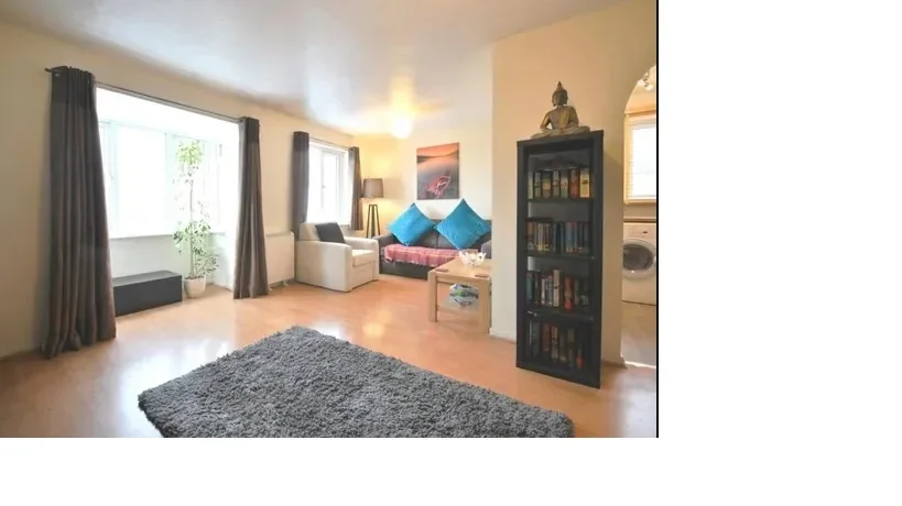 Flat Oakapple Court in Greater London
