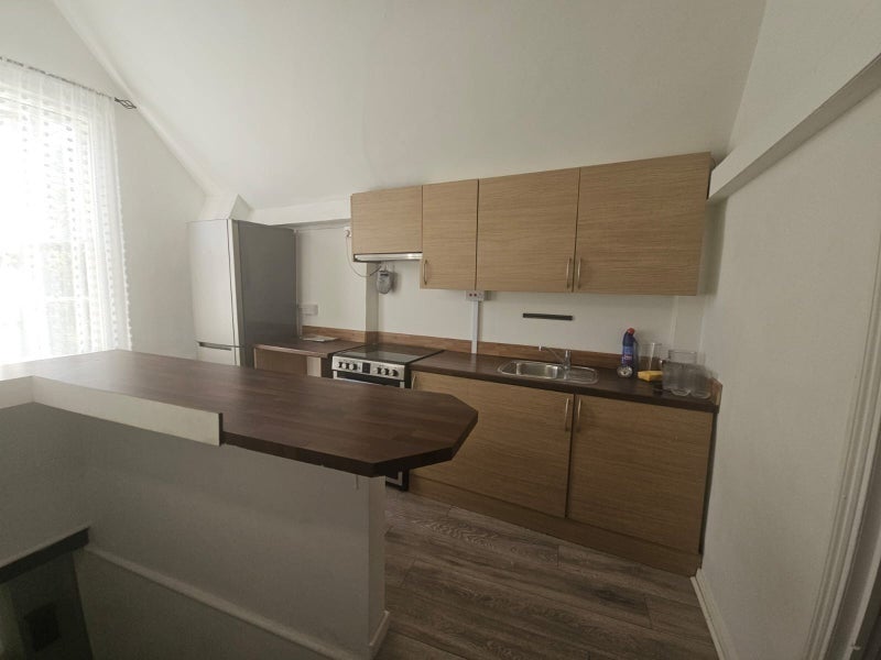 House Fawn's Manor Close in Greater London