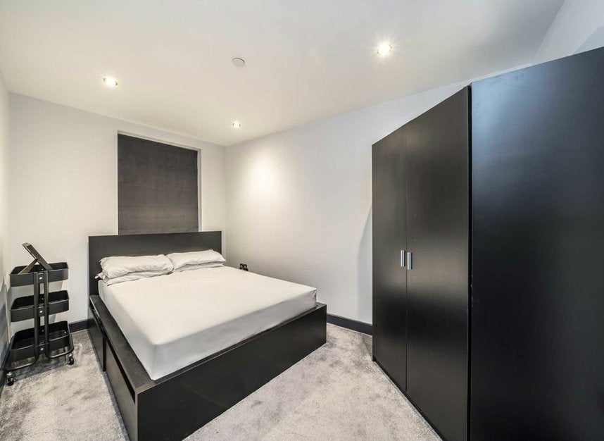 Flat Lillie Road in Greater London