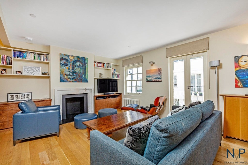 House Ennismore Gardens in City of Westminster