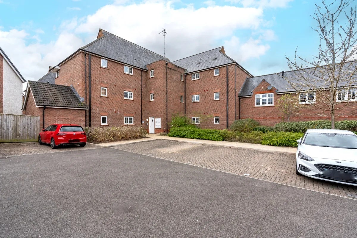 Flat Danby Street in Bristol