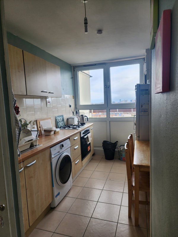 Room Glamis Road in Greater London
