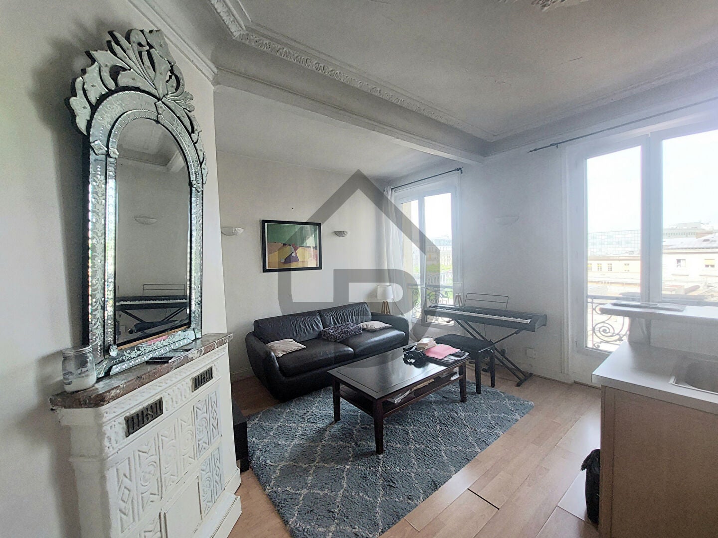 Flat Boulevard de la Chapelle in Paris