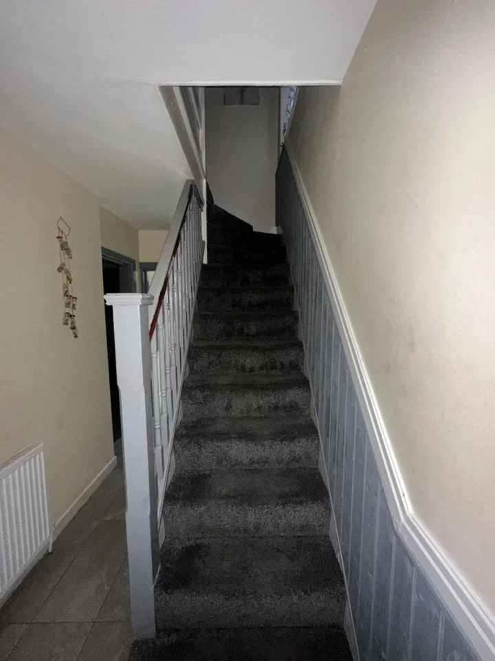 Flat Byward Avenue in Greater London