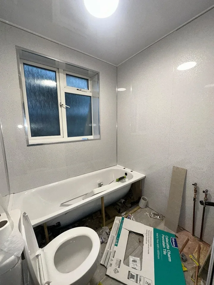 Flat Byward Avenue in Greater London