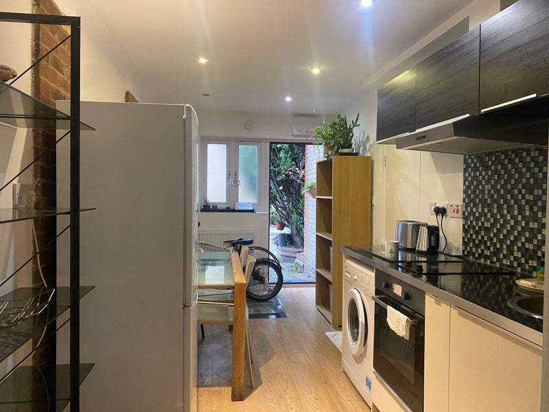 Room Storers Quay in Greater London