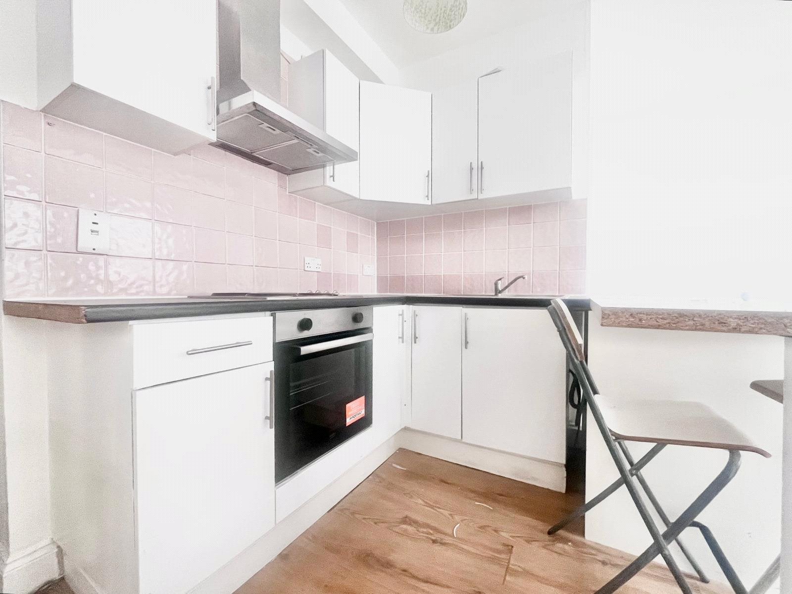 Flat Hanworth Road in Greater London