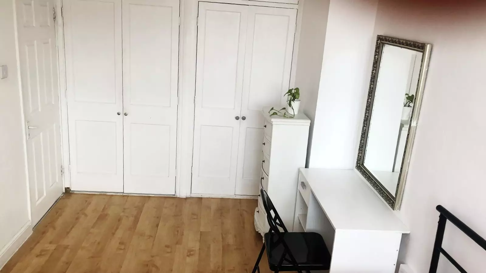 Flat Redmans Road in Greater London