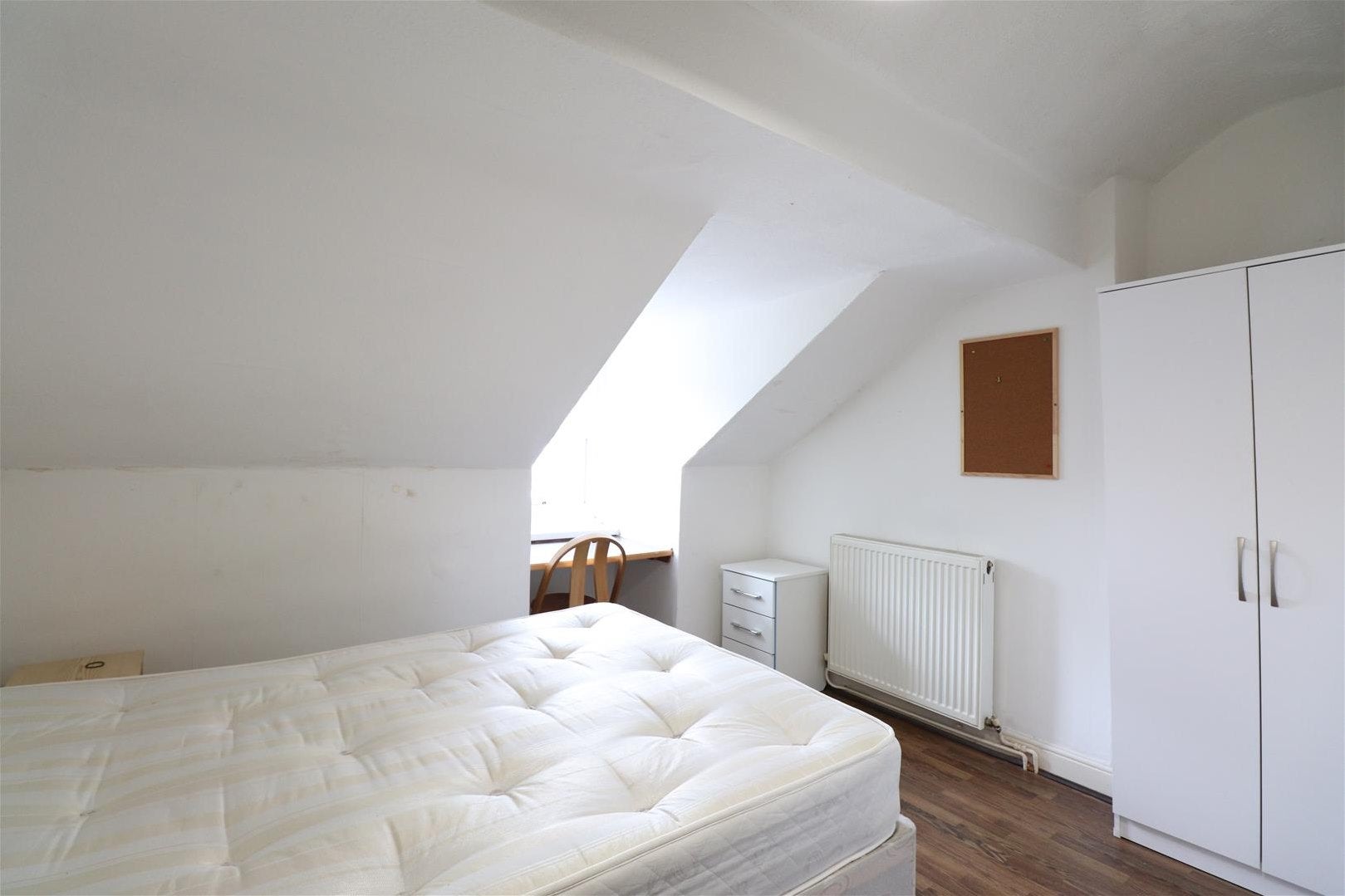 Room Eldon Road in Birmingham